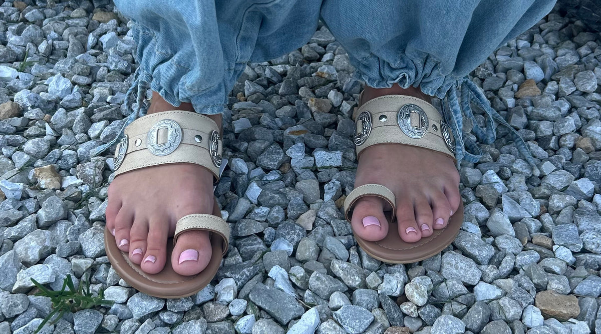 SAGE BRUSH CONCHO OFF WHITE SANDAL