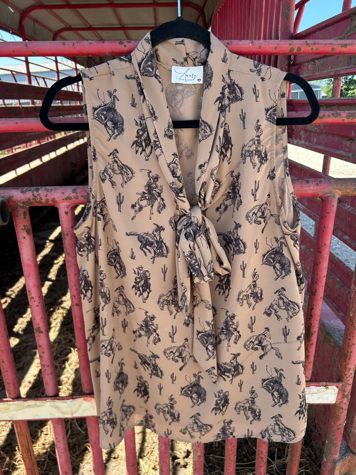Buckin horse tank